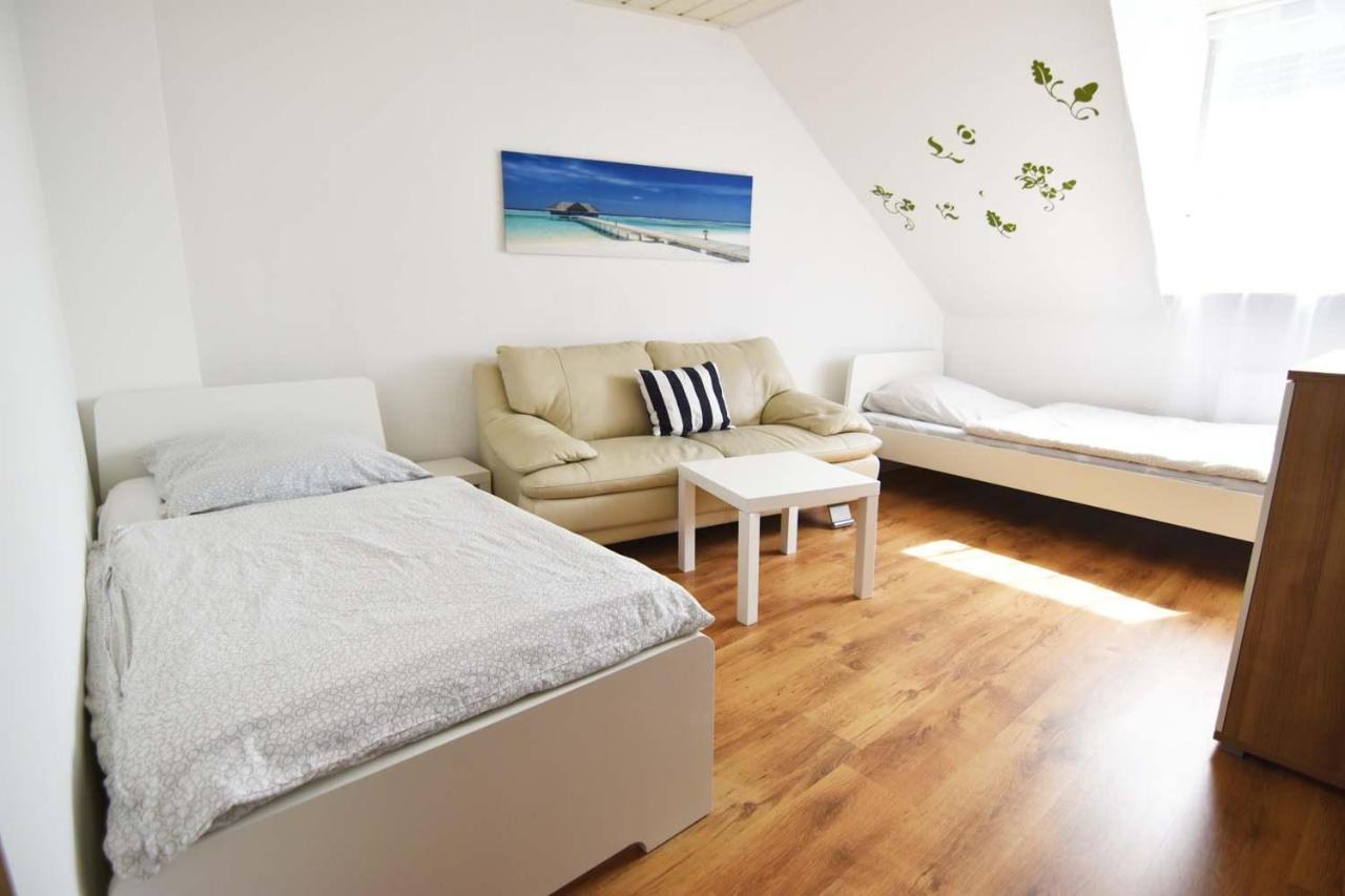 Cozy Worker Apartments Niederkassel Exterior photo