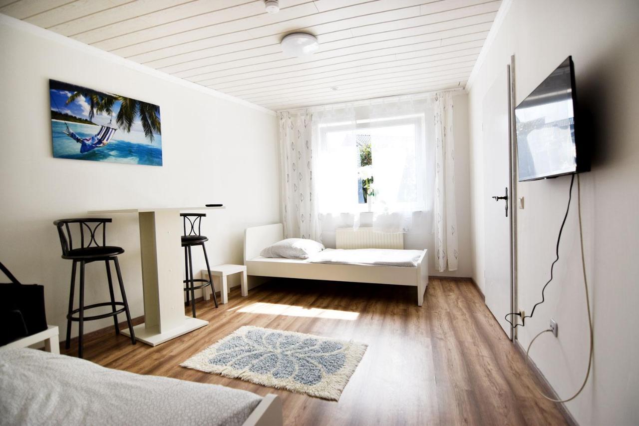 Cozy Worker Apartments Niederkassel Exterior photo